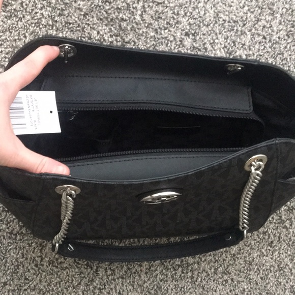 MICHAEL KORS Shoulder Tote - Picture 6 of 6